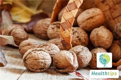 What Are the Benefits and Effects of Red-Skinned Walnuts?