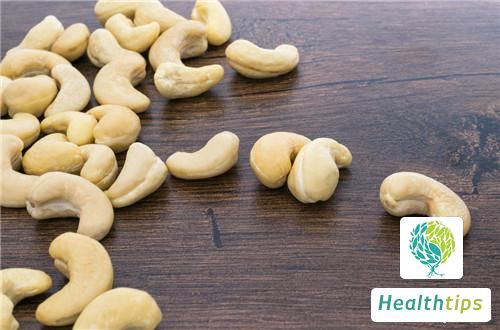 What Are the Benefits and Potential Drawbacks of Eating Cashews?