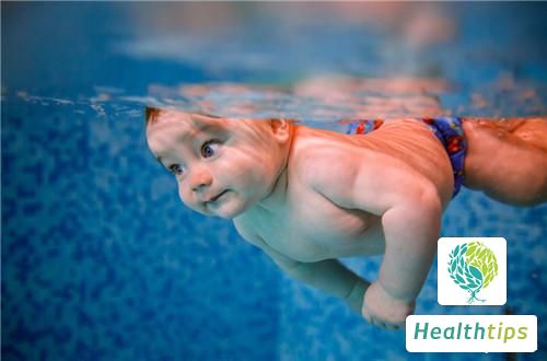 What Are the Benefits and Drawbacks of Infant Swimming?