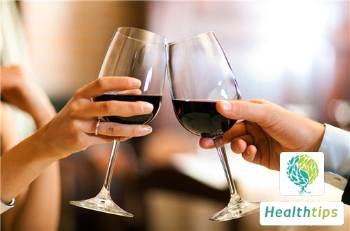 What Are the Benefits and Effects of Drinking a Little Red Wine Every Day?