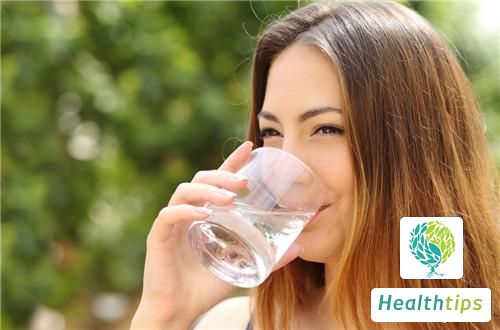 Does Drinking Too Much Water Have Both Benefits and Drawbacks for the Kidneys?