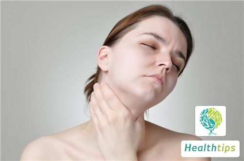 What are the Symptoms of a Swollen Throat?